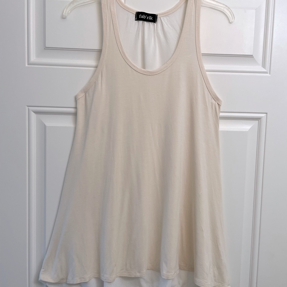 Women’s Fabrik flowy tank top medium cream.